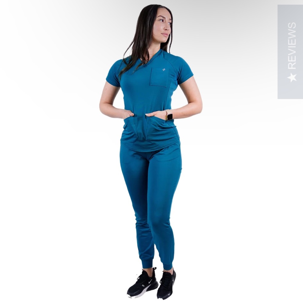 FIT Scrubs set